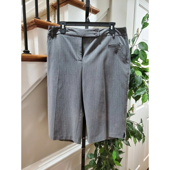 NewYork Clothing Women's Lined Gray Polyester Mid Rise Classic Bermuda Shorts 12 - Picture 3 of 11